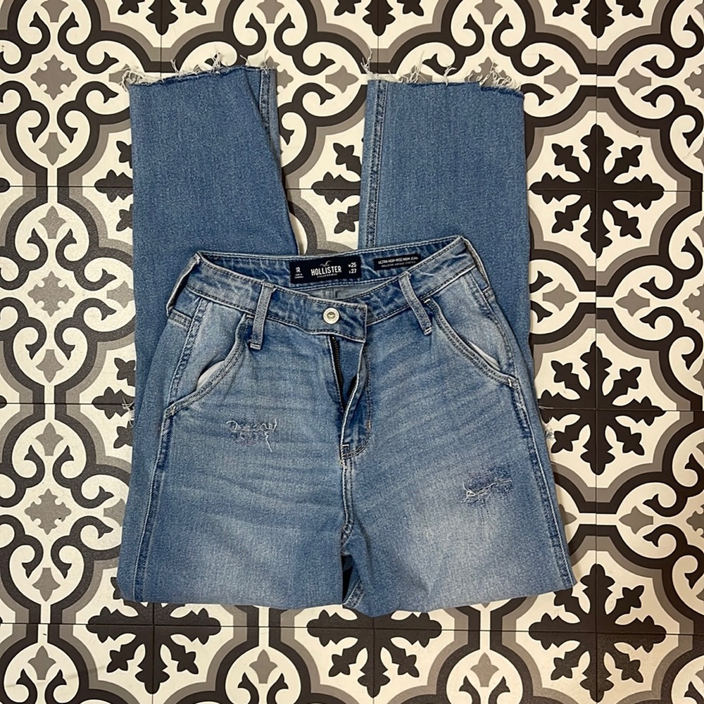 Hollister Ultra High Rise Mom Jean